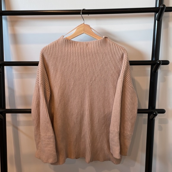 Chinti and Parker XS blush pink v neck wool sweater - Picture 3 of 4